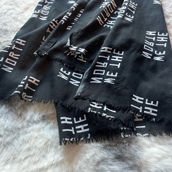 We The North Toronto Raptors NBA Large Scarf - Picture 6 of 7